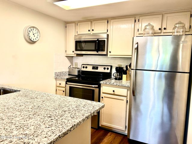 118 Dock Street Apt 8, Wilmington, NC 28401
