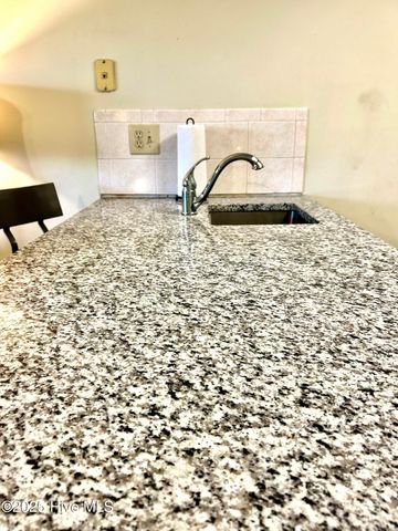 118 Dock Street Apt 8, Wilmington, NC 28401