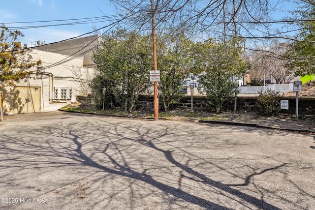 118 Dock Street Apt 8, Wilmington, NC 28401