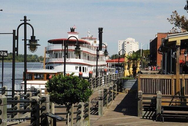 118 Dock Street Apt 8, Wilmington, NC 28401