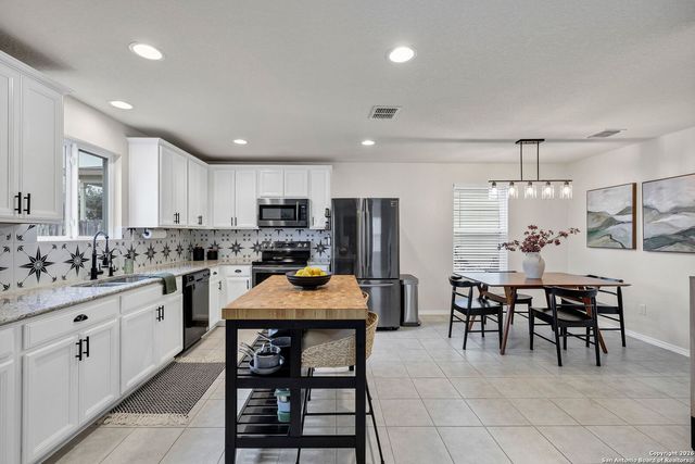 12074 Canyon Rock Lane, San Antonio, TX 78254