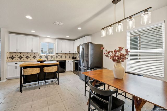 12074 Canyon Rock Lane, San Antonio, TX 78254