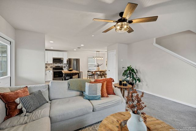 12074 Canyon Rock Lane, San Antonio, TX 78254