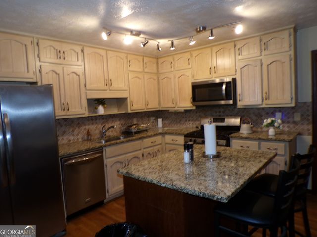 185 Ashland Way, Fayetteville, GA 30214