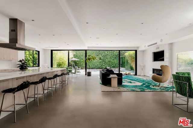 1716 Amherst Avenue, Los Angeles, CA 90025