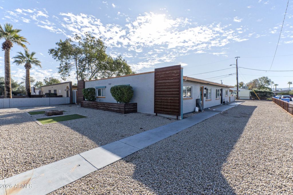 1747 E VIRGINIA Avenue, Phoenix, AZ 85006 — exterior
