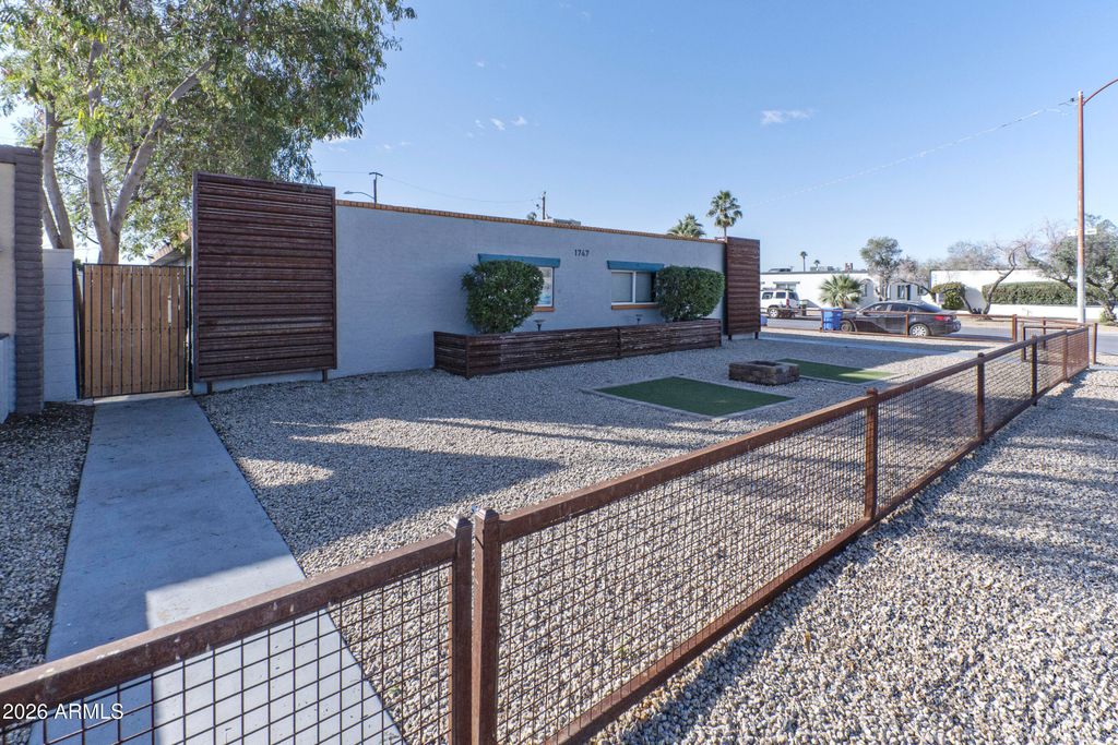 1747 E VIRGINIA Avenue, Phoenix, AZ 85006 — photo 4