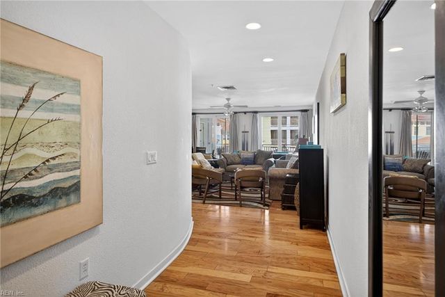 3738 Sandpiper Rd Apt 101B, Virginia Beach, VA 23456