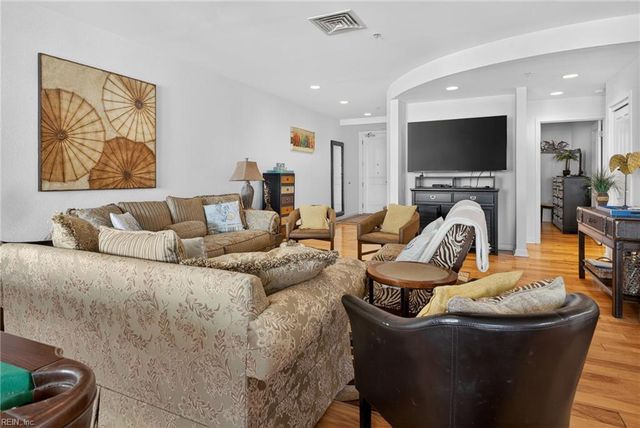 3738 Sandpiper Rd Apt 101B, Virginia Beach, VA 23456