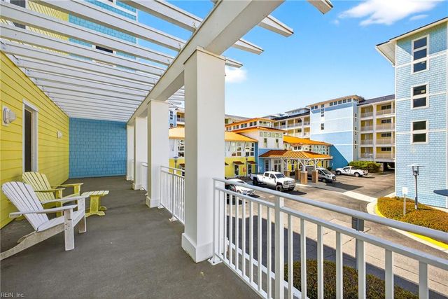 3738 Sandpiper Rd Apt 101B, Virginia Beach, VA 23456