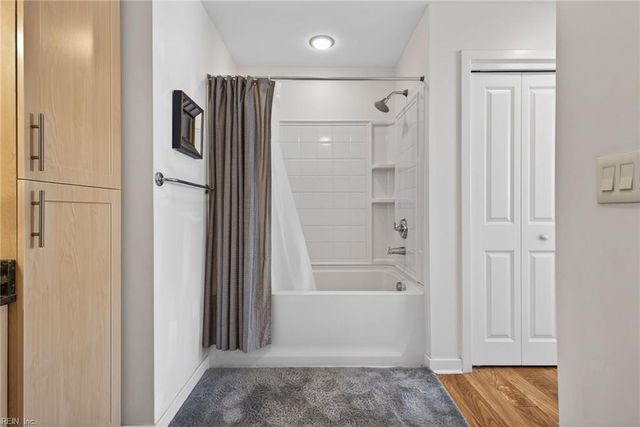 3738 Sandpiper Rd Apt 101B, Virginia Beach, VA 23456