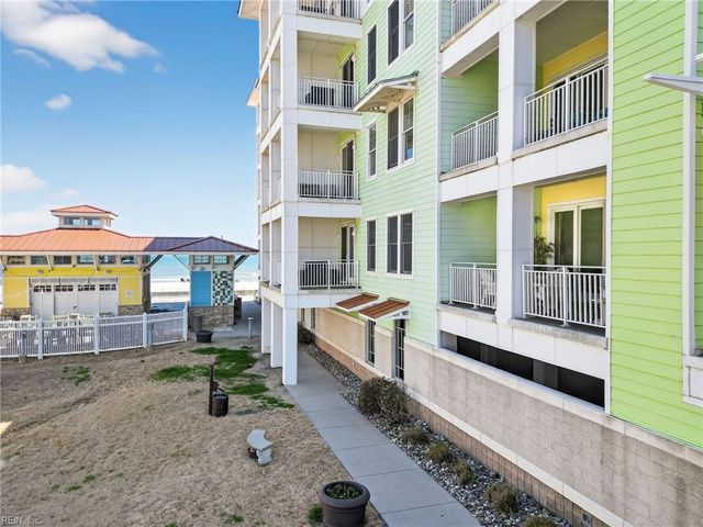 3738 Sandpiper Rd Apt 101B, Virginia Beach, VA 23456