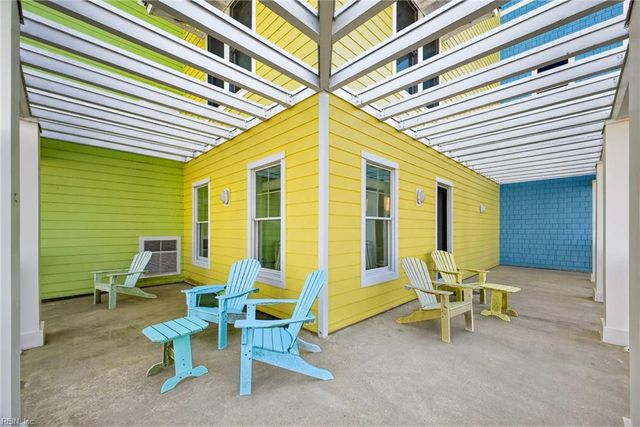 3738 Sandpiper Rd Apt 101B, Virginia Beach, VA 23456