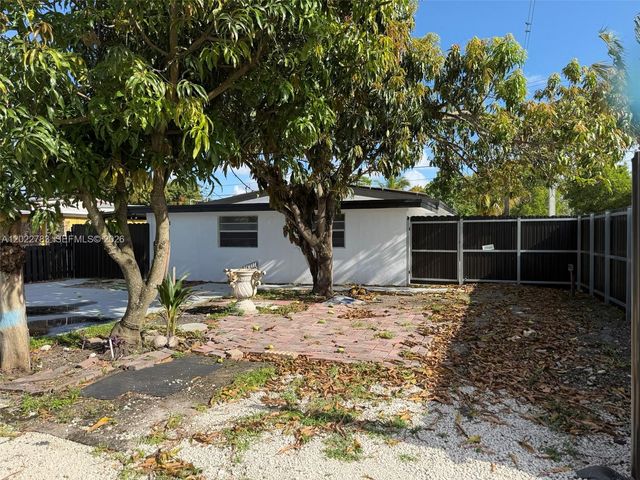 1001 S 62nd Avenue, Hollywood, FL 33023