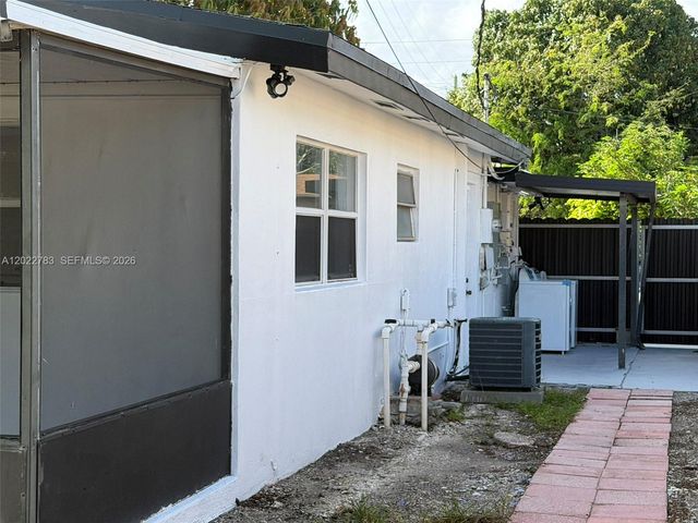 1001 S 62nd Avenue, Hollywood, FL 33023