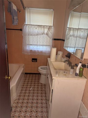 19261 Mitchell Street, Detroit, MI 48234