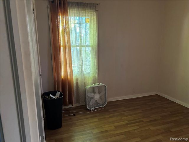 19261 Mitchell Street, Detroit, MI 48234