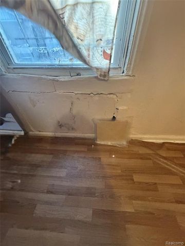 19261 Mitchell Street, Detroit, MI 48234