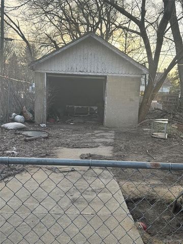 19261 Mitchell Street, Detroit, MI 48234