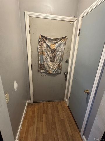 19261 Mitchell Street, Detroit, MI 48234