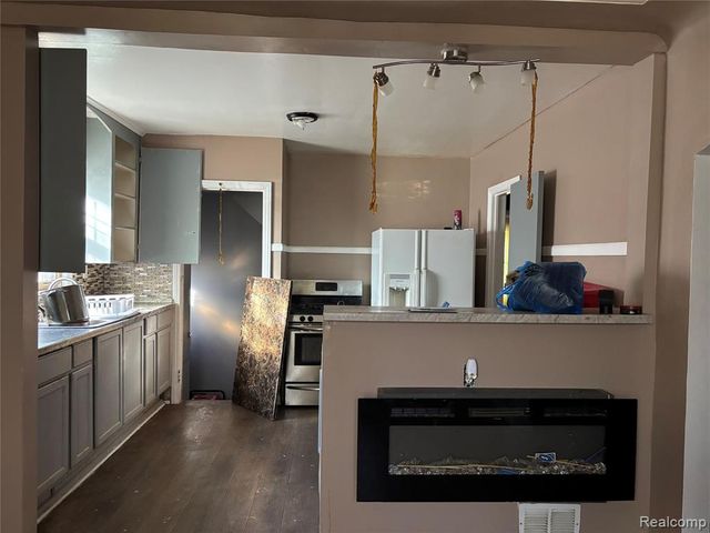 19261 Mitchell Street, Detroit, MI 48234