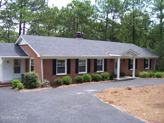 355 Newton Drive, Southern Pines, NC 28387