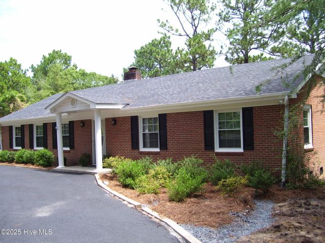 355 Newton Drive, Southern Pines, NC 28387