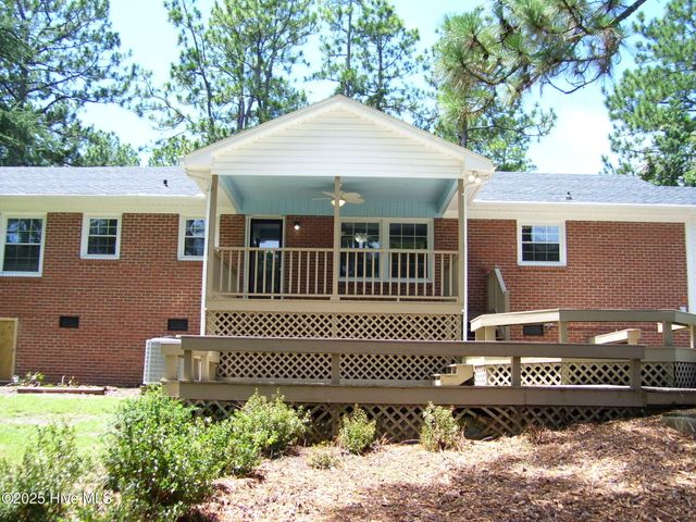 355 Newton Drive, Southern Pines, NC 28387