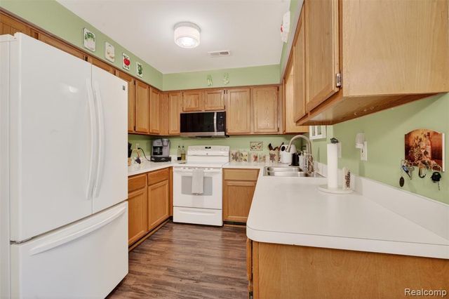 10244 Nancys Boulevard, Grosse Ile, MI 48138
