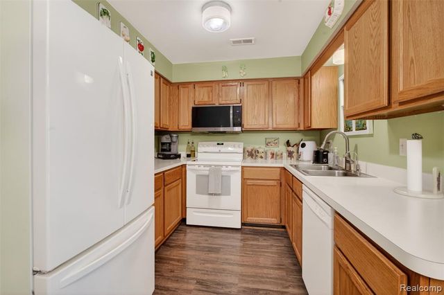 10244 Nancys Boulevard, Grosse Ile, MI 48138