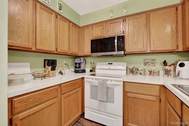 10244 Nancys Boulevard, Grosse Ile, MI 48138