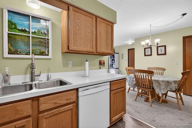 10244 Nancys Boulevard, Grosse Ile, MI 48138