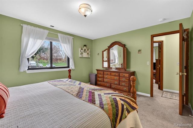 10244 Nancys Boulevard, Grosse Ile, MI 48138