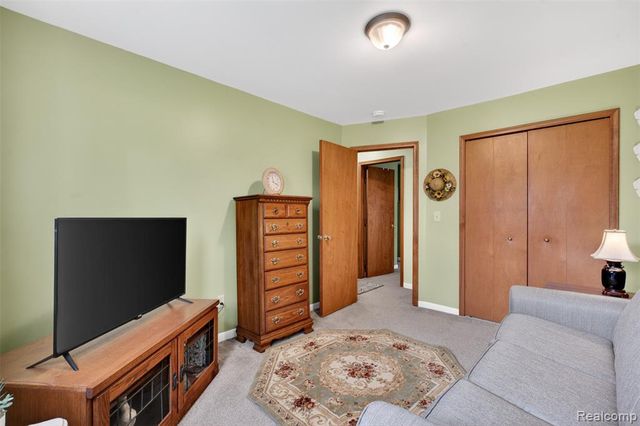 10244 Nancys Boulevard, Grosse Ile, MI 48138