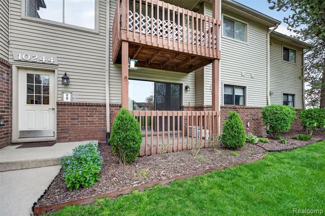 10244 Nancys Boulevard, Grosse Ile, MI 48138