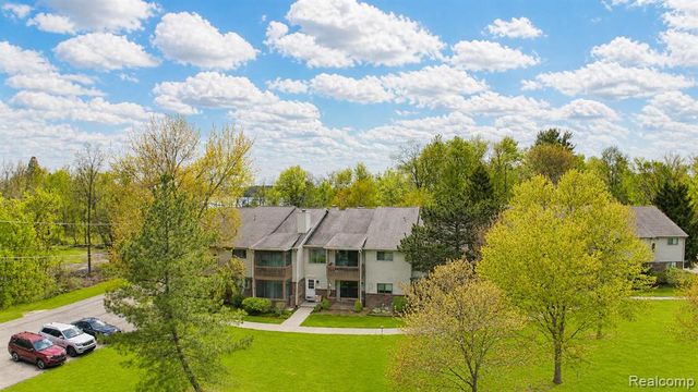 10244 Nancys Boulevard, Grosse Ile, MI 48138