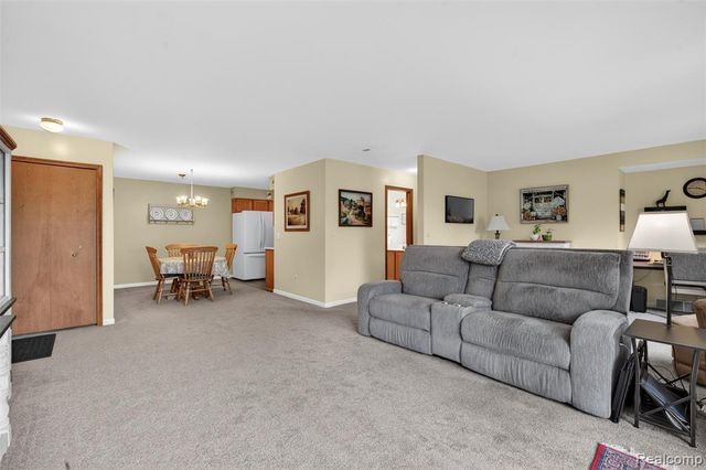 10244 Nancys Boulevard, Grosse Ile, MI 48138
