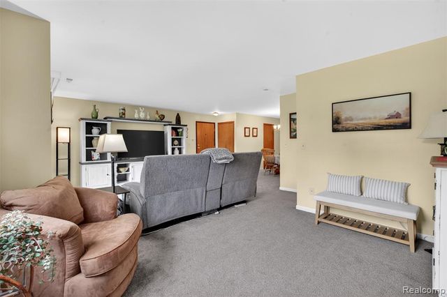 10244 Nancys Boulevard, Grosse Ile, MI 48138