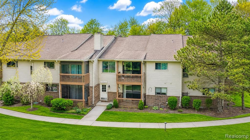 10244 Nancys Boulevard, Grosse Ile, MI 48138