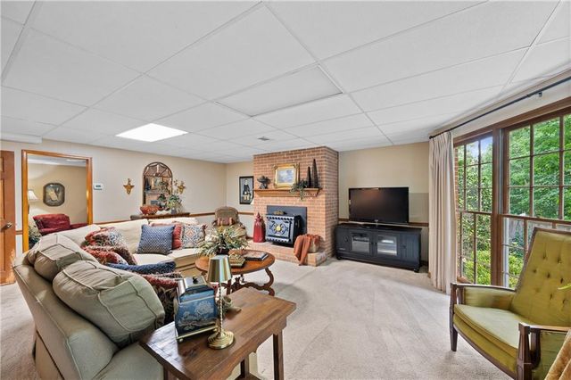 11740 Mountain Laurel Drive, Roswell, GA 30075