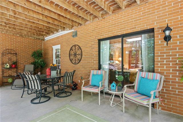 11740 Mountain Laurel Drive, Roswell, GA 30075