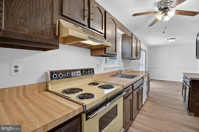 19985 WILD CHERRY LN, Germantown, MD 20874