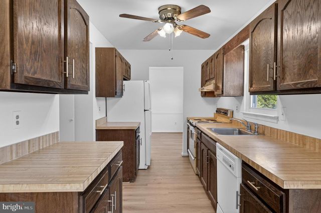 19985 WILD CHERRY LN, Germantown, MD 20874