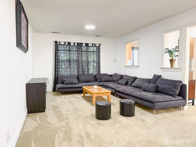 614 Middlesex Avenue, Metuchen, NJ 08840