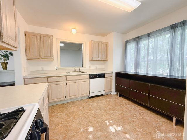 614 Middlesex Avenue, Metuchen, NJ 08840