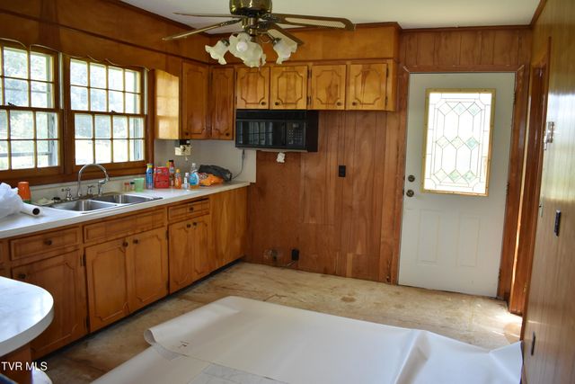 343 Beaver Lane, Rogersville, TN 37857