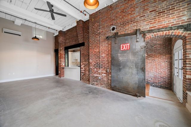 34 Tremaine St 2, Leominster, MA 01453