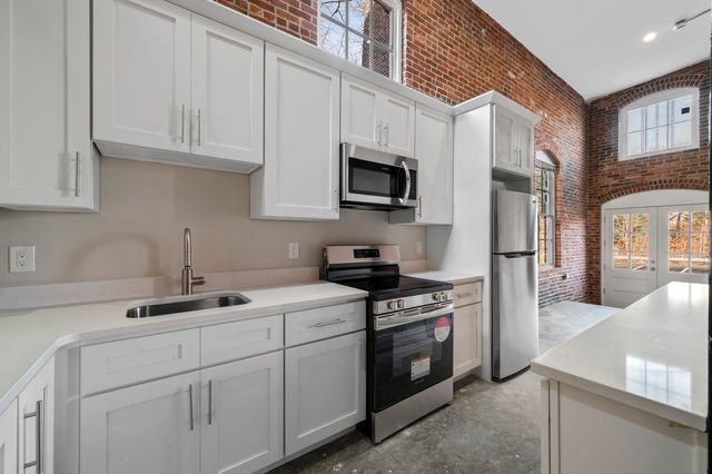 34 Tremaine St 2, Leominster, MA 01453