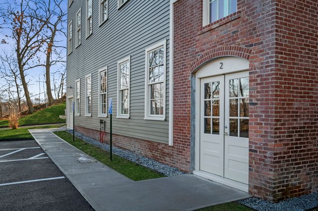 34 Tremaine St 2, Leominster, MA 01453