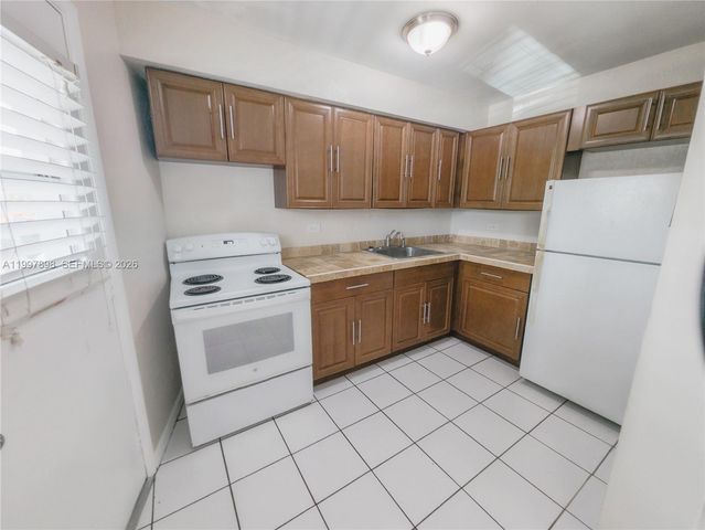 1610 NW N River Dr 204, Miami, FL 33125